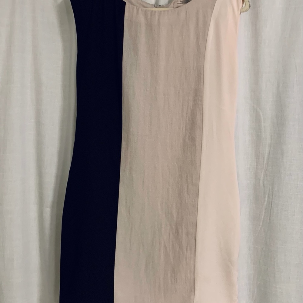 Modern Colorblock Shift Dress - Picture 2 of 4